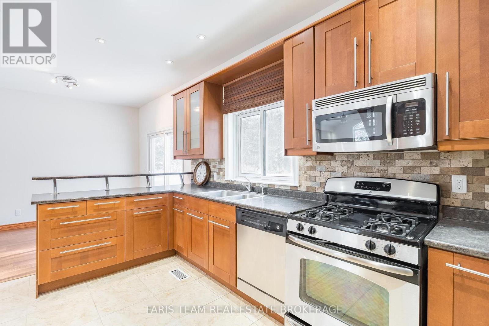 2384 Champlain Road, Tiny, Ontario  L9M 0C9 - Photo 9 - S13505354