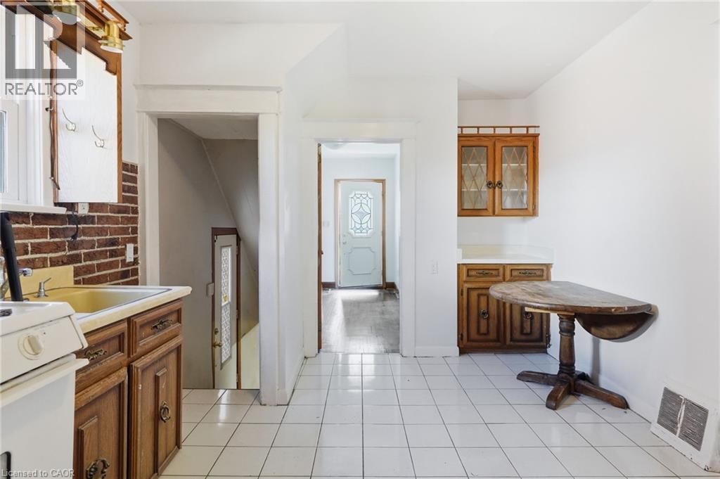 53 Albert Street Unit# Front, Welland, Ontario  L3B 4L3 - Photo 11 - 40843913