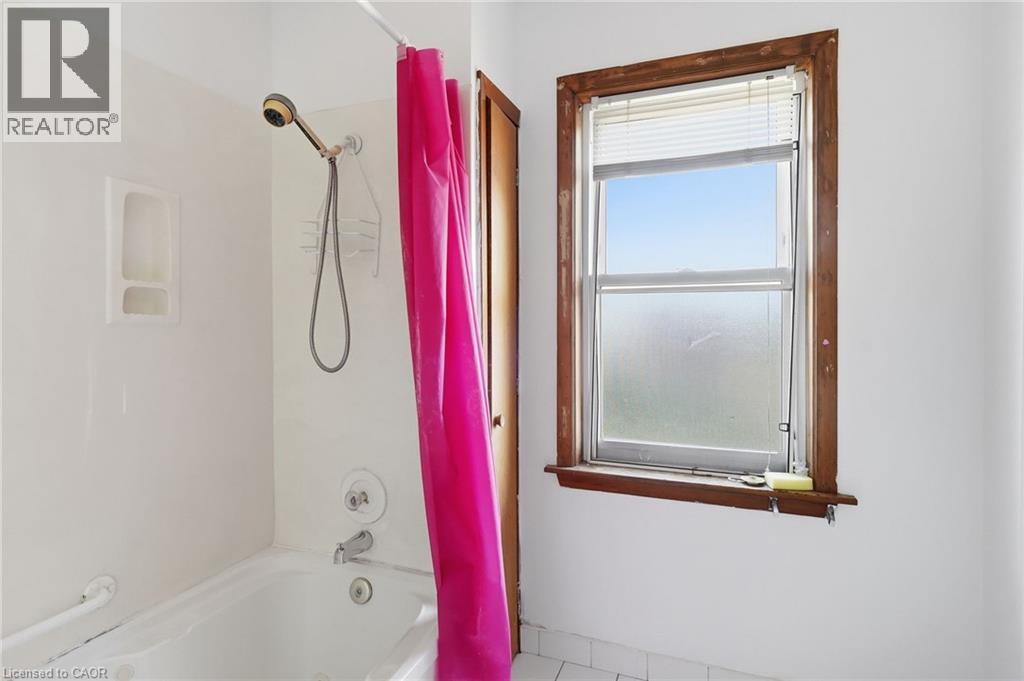 53 Albert Street Unit# Front, Welland, Ontario  L3B 4L3 - Photo 28 - 40843913