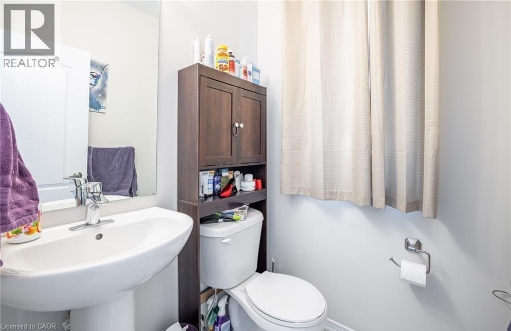 8713 Sourgum Avenue, Niagara Falls, Ontario  L8P 2J5 - Photo 5 - 40848176