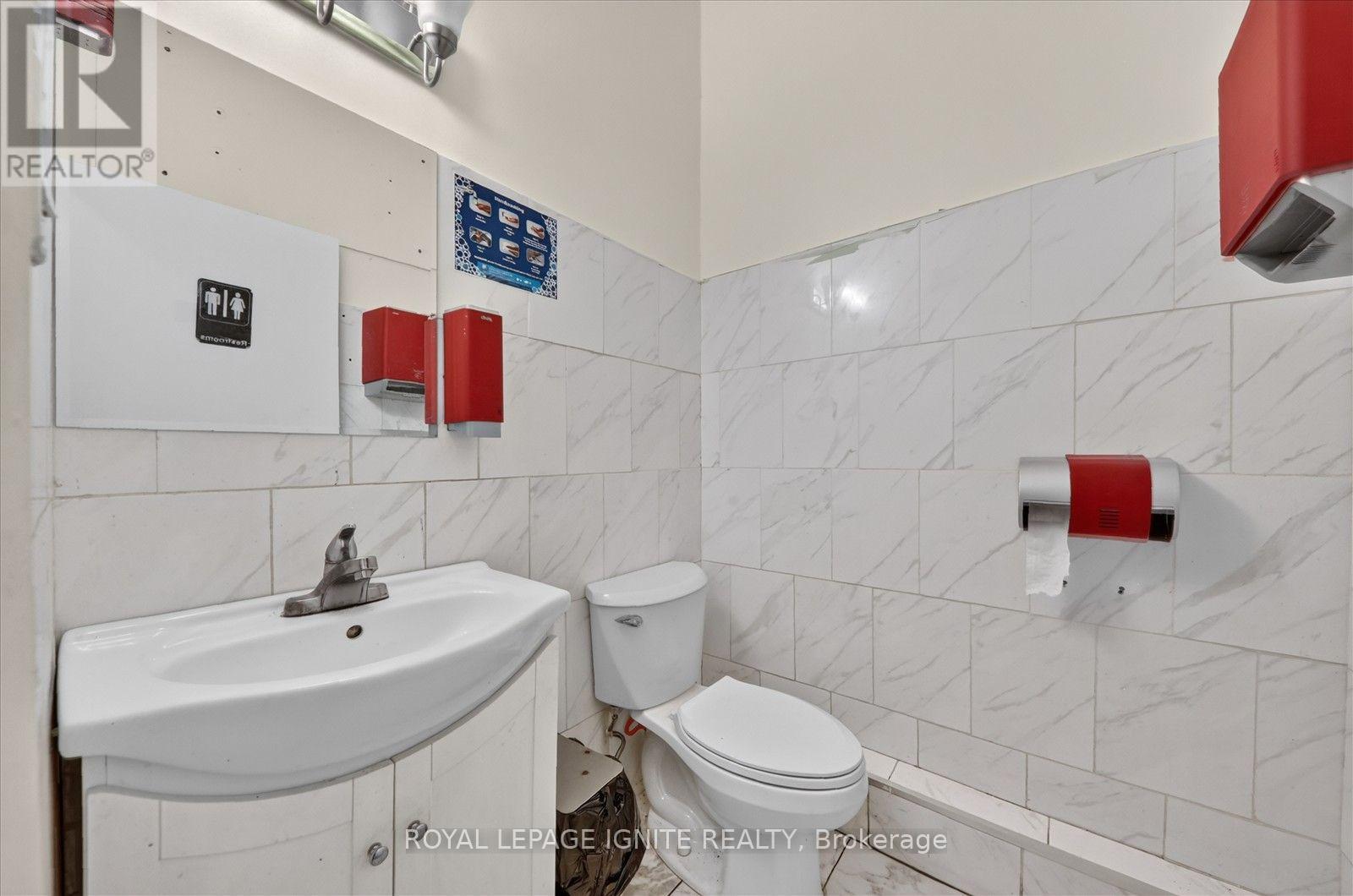 5 - 1050 Simcoe Street N, Oshawa, Ontario  L1G 4W5 - Photo 20 - E13836414