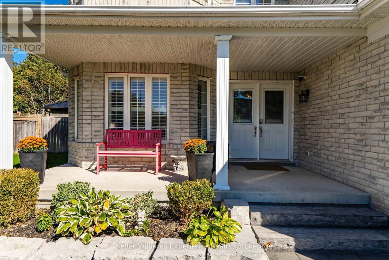 2007 Celeste Street, Innisfil, Ontario L9S 4Z6 - Photo 4 - N13836408