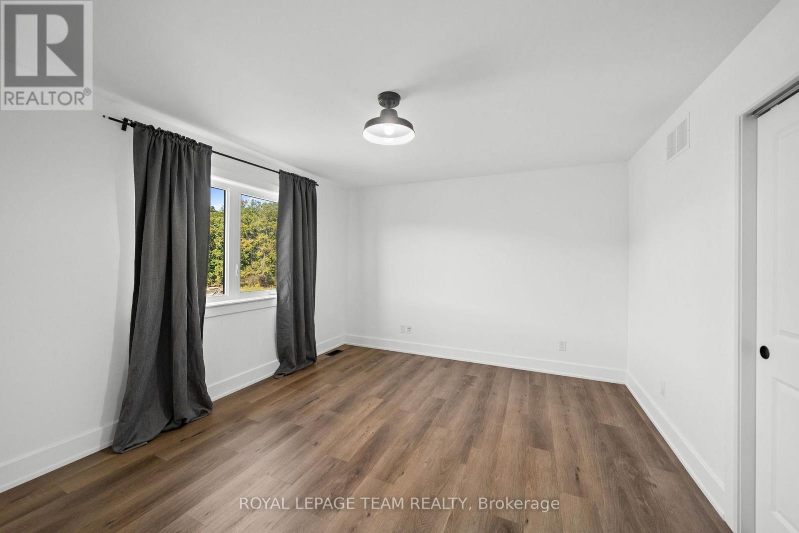 57 Paul A Bertrand Drive, Mcnab/braeside, Ontario  K7S 3G8 - Photo 38 - X13836272