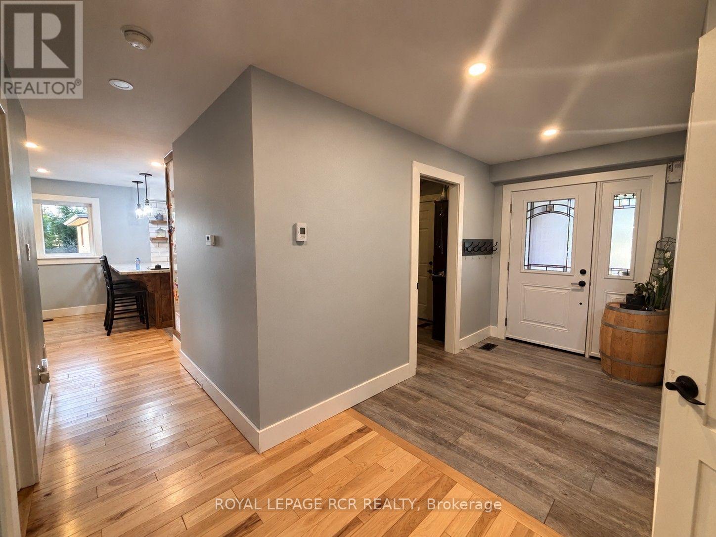 16 Loree Drive, Adjala-Tosorontio (Everett), Ontario  L0M 1J0 - Photo 2 - N13836464