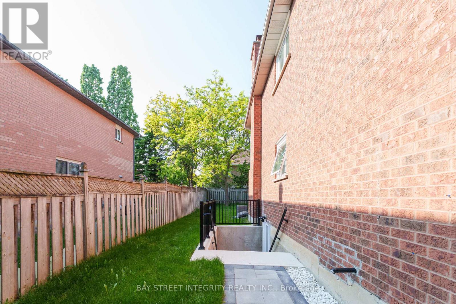 2247 Rodick Road, Markham, Ontario  L6C 1R1 - Photo 48 - N13836484