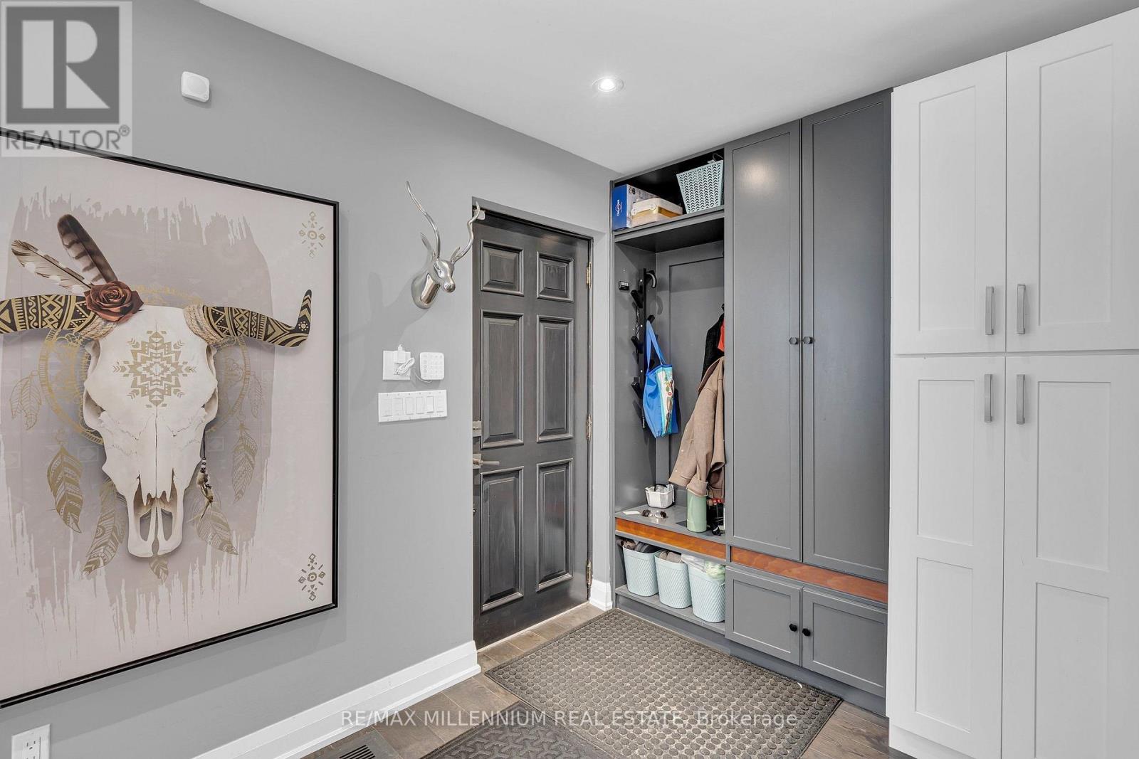 16 Sultana Avenue, Toronto, Ontario  M6A 1S8 - Photo 3 - C13836496