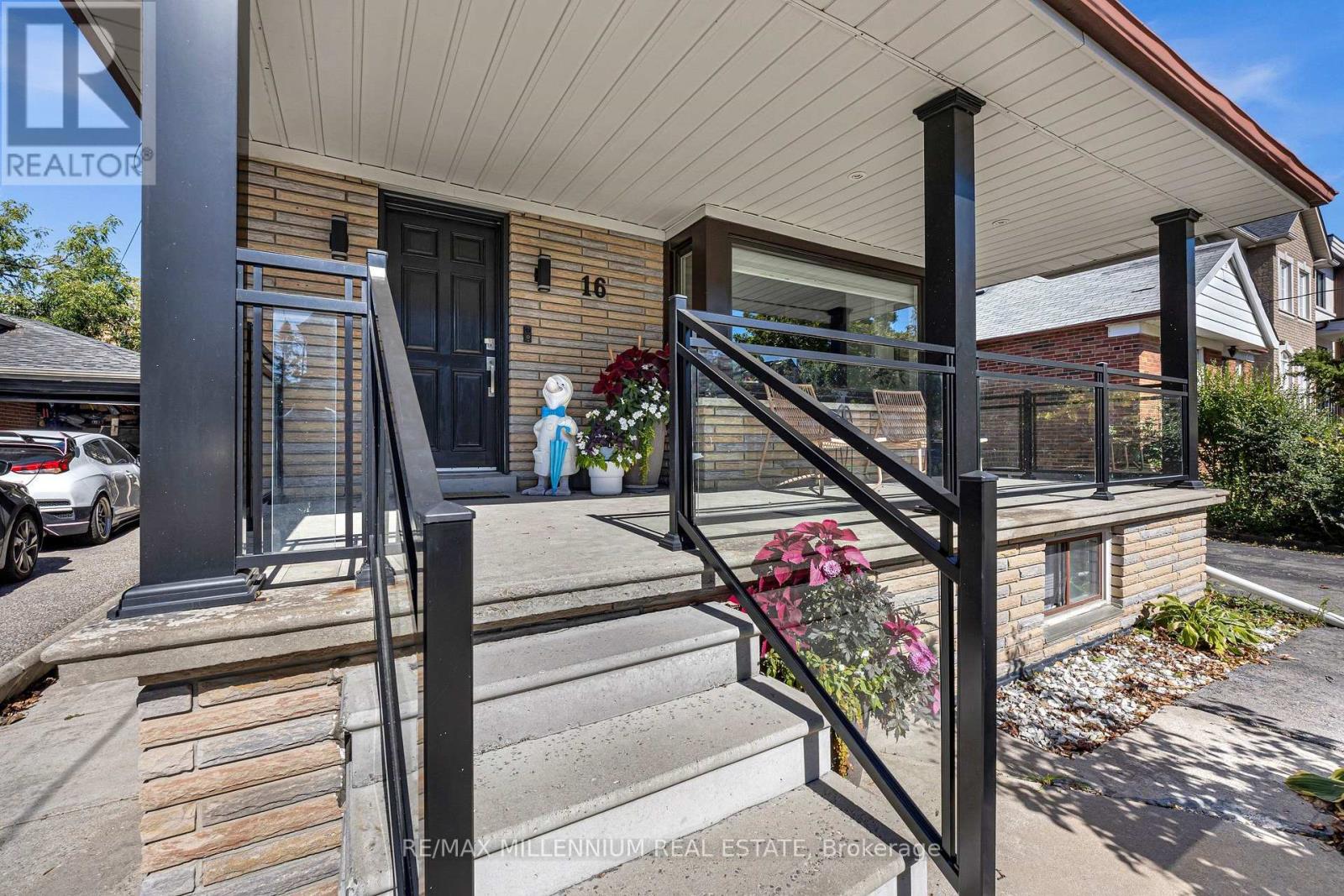 16 Sultana Avenue, Toronto, Ontario  M6A 1S8 - Photo 2 - C13836496