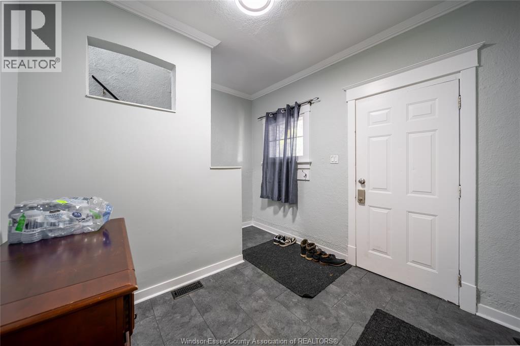 475 Mckay Avenue, Windsor, Ontario  N9B 1Z7 - Photo 3 - 26023684