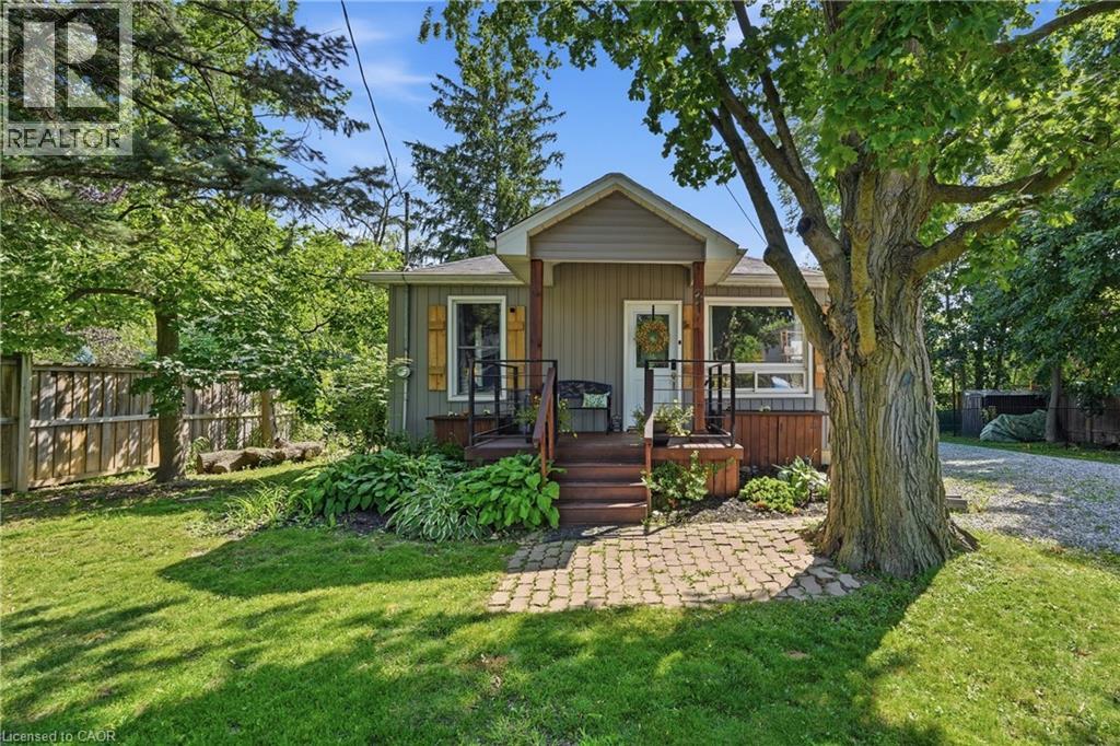 21 RENFREW Street E, Haldimand County, Ontario