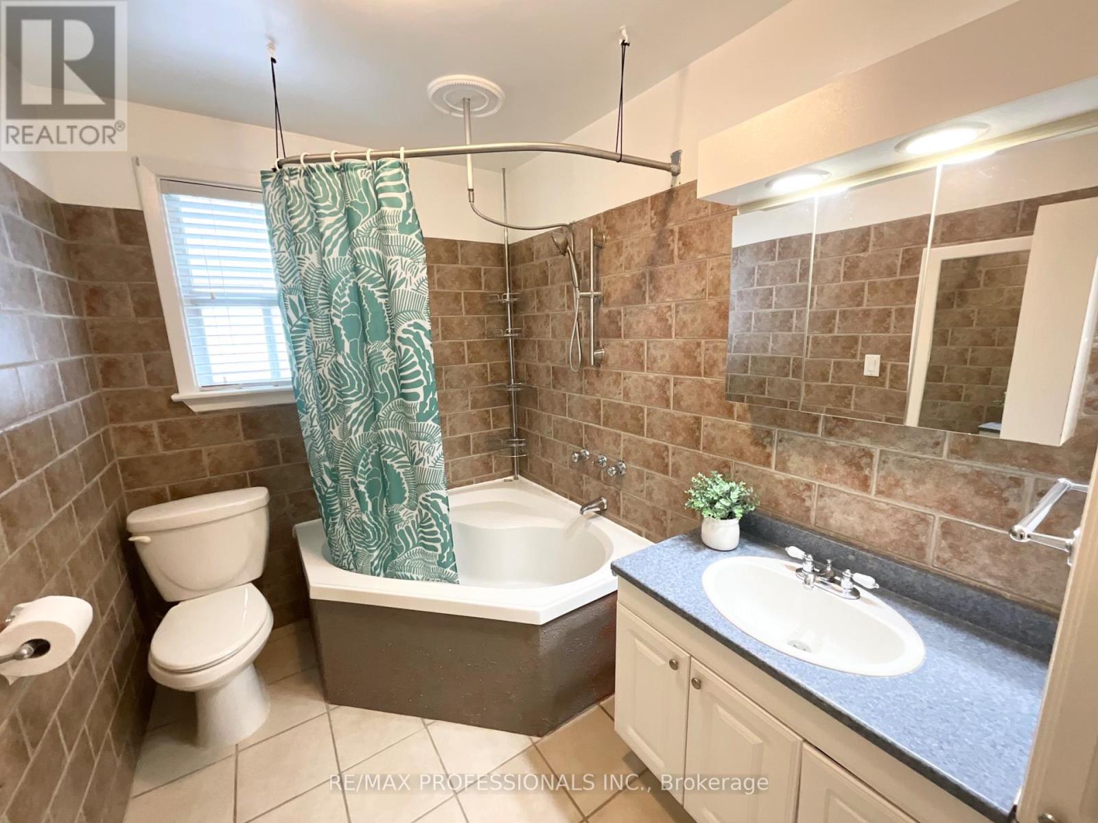 130 Yorkview Drive, Toronto, Ontario  M8Z 2G4 - Photo 19 - W13835482