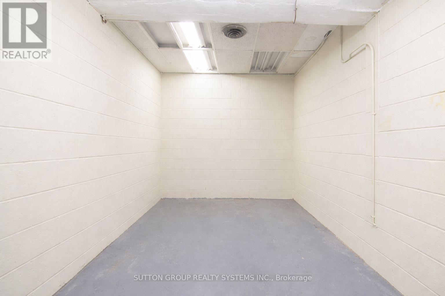 29 Milford Avenue, Toronto, Ontario M6M 2W1 - Photo 4 - W13836470
