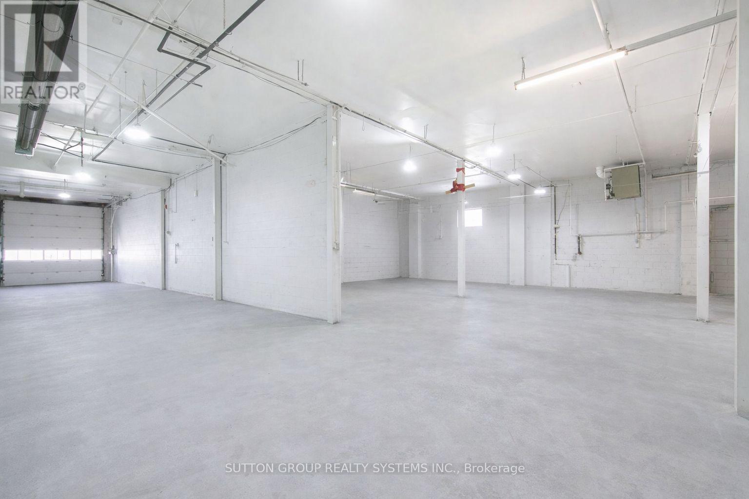 29 Milford Avenue, Toronto, Ontario M6M 2W1 - Photo 6 - W13836470