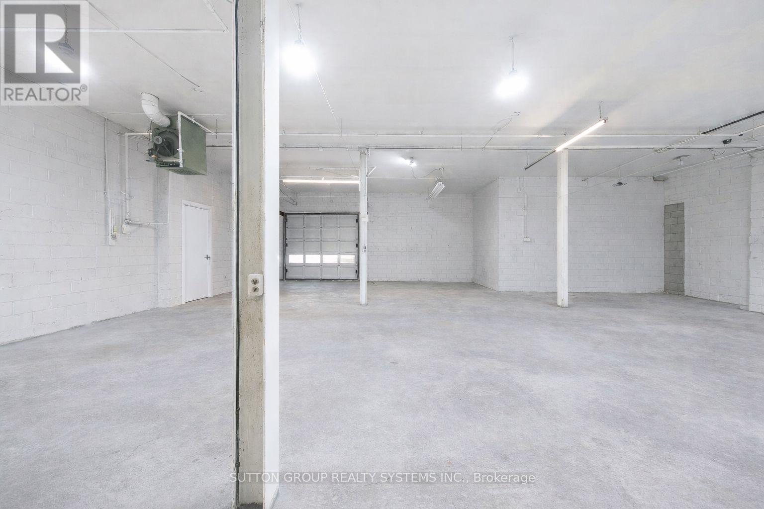 29 Milford Avenue, Toronto, Ontario M6M 2W1 - Photo 7 - W13836470