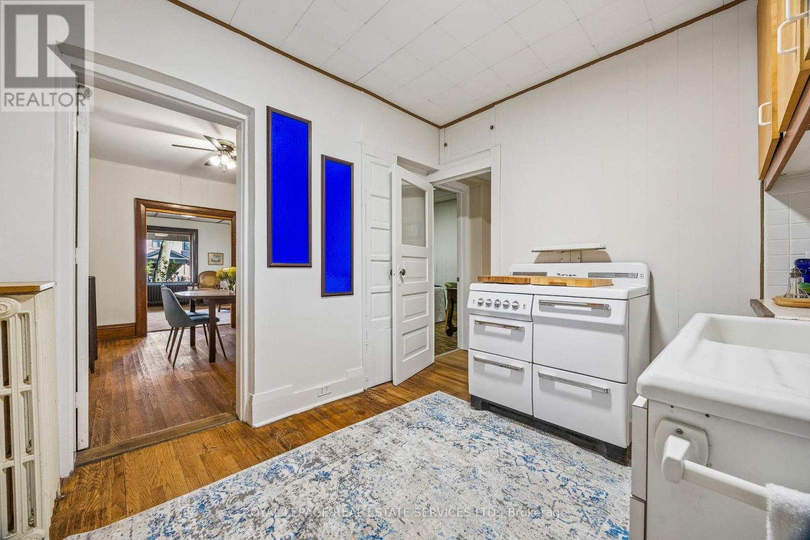 602 Indian Road, Toronto, Ontario  M6P 2C5 - Photo 6 - W13836492
