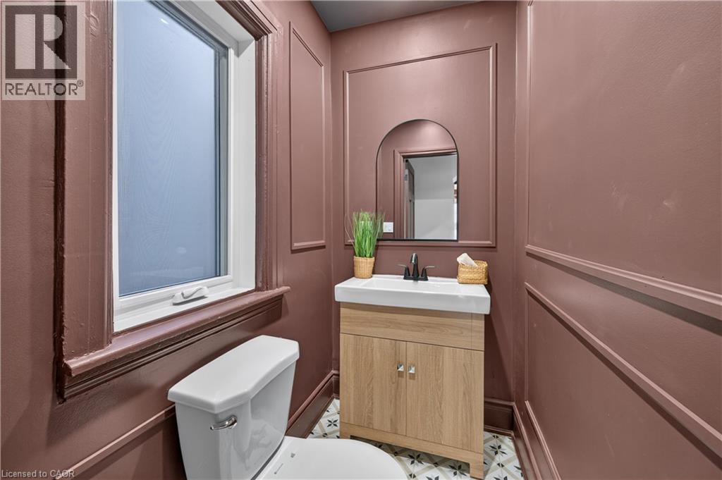 145 Edgemont Street, Hamilton, Ontario  L8H 4E2 - Photo 12 - 40867175