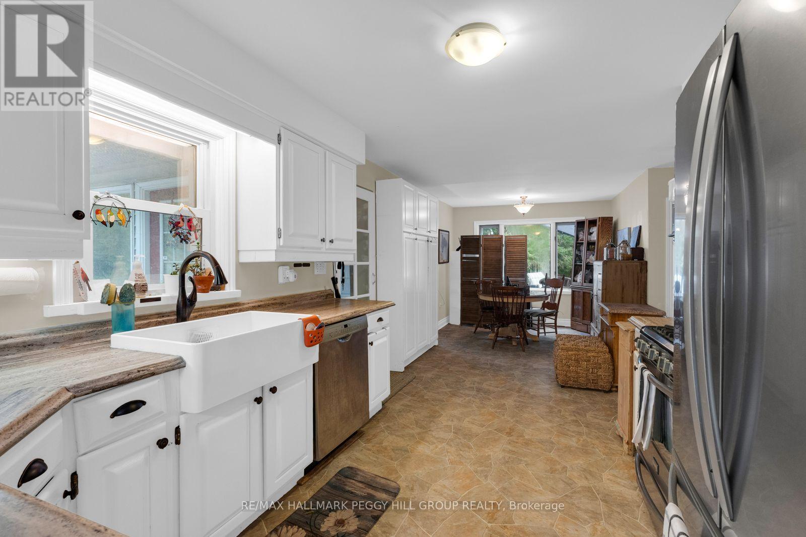 11 Colborne Street, Oro-Medonte, Ontario  L4M 4S1 - Photo 4 - S13819192