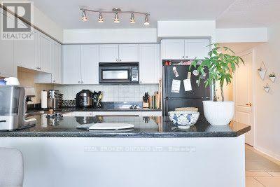 802 - 18 Stafford Street, Toronto, Ontario  M5V 3W4 - Photo 9 - C13835394