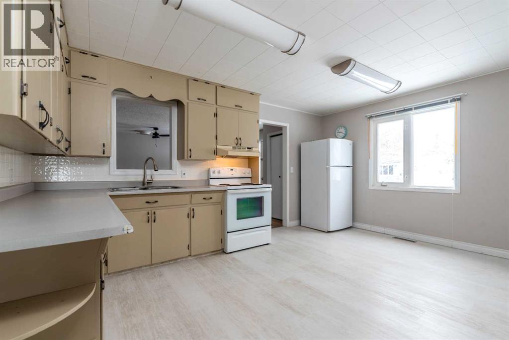 202, 1st Street West, Lashburn, Saskatchewan  S0M 1H0 - Photo 12 - A2297576