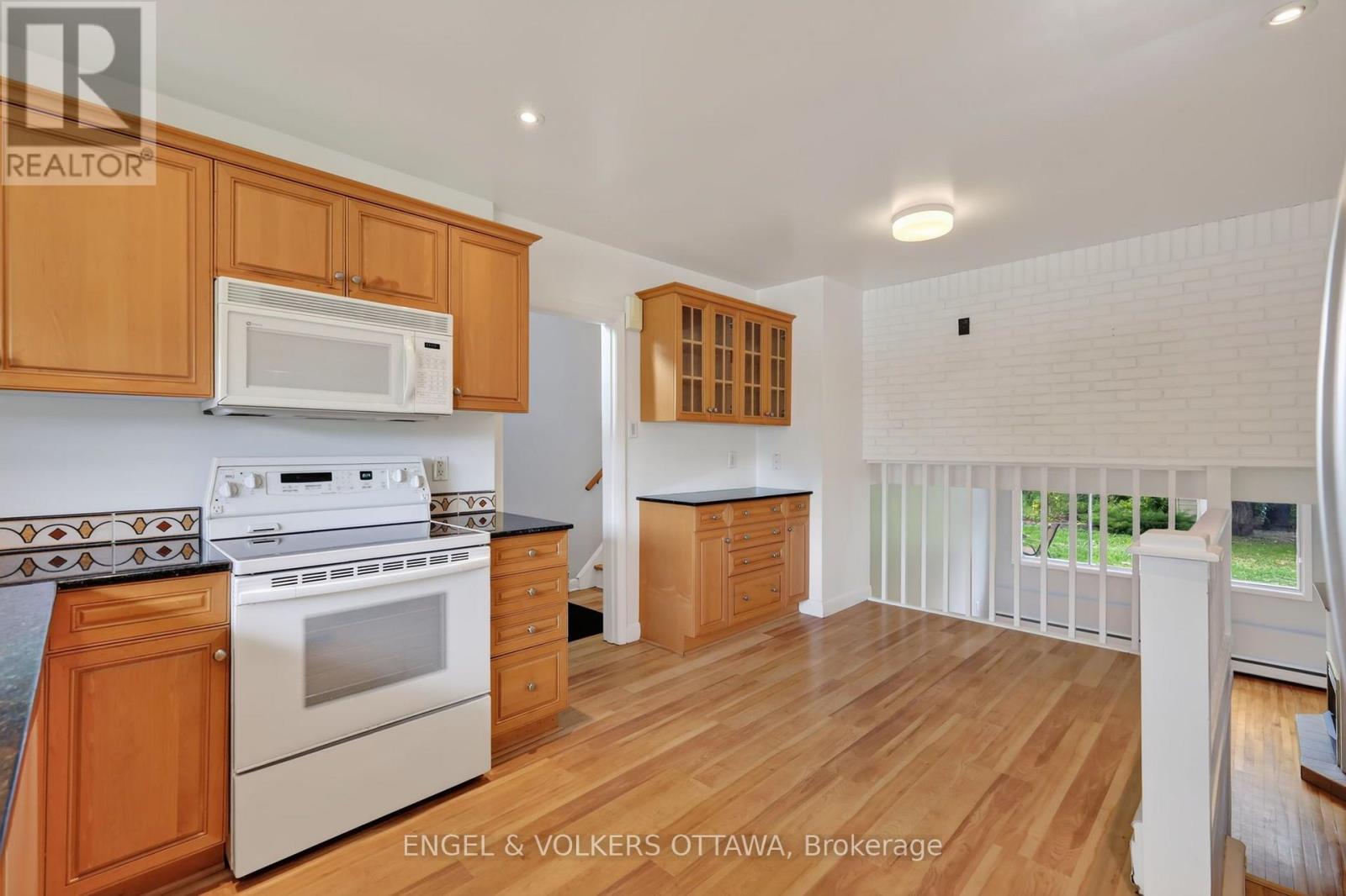 1228 Henry Farm Drive, Ottawa, Ontario  K2C 2E2 - Photo 5 - X13836660