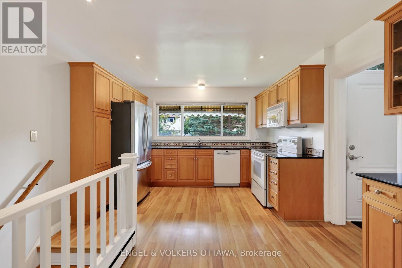 1228 Henry Farm Drive, Ottawa, Ontario  K2C 2E2 - Photo 8 - X13836660
