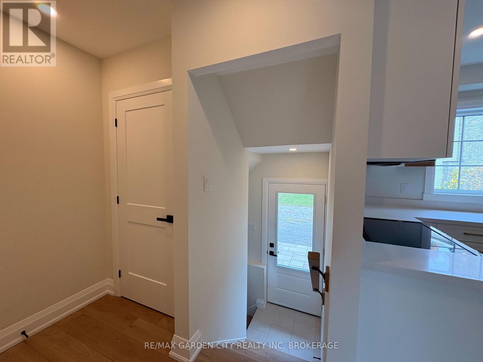 1 - 1105 Haist Street, Pelham, Ontario  L0S 1E2 - Photo 4 - X13836668