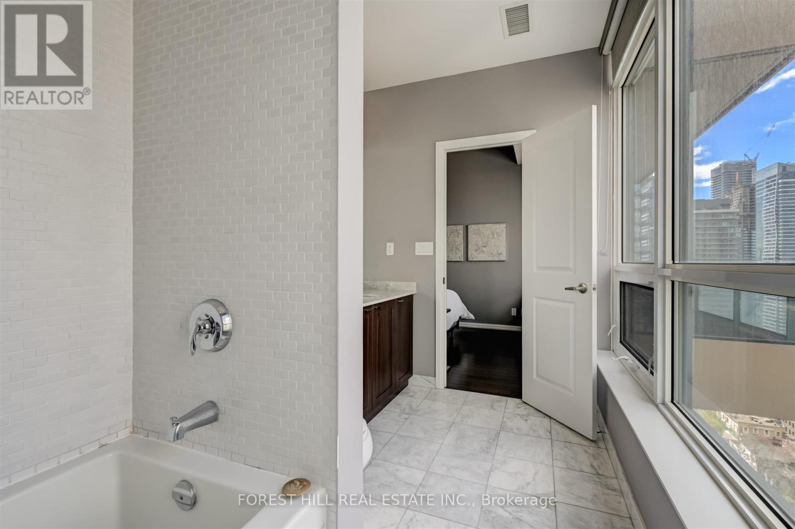 2504 - 35 Hayden Street, Toronto, Ontario  M4Y 3C3 - Photo 27 - C13836722