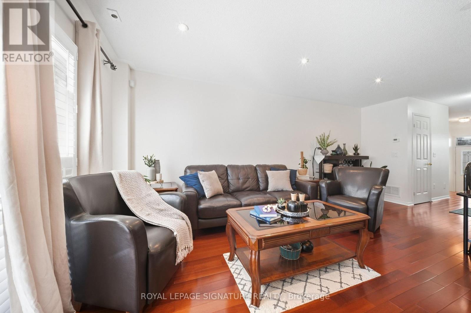 552 - 83 Mondeo Drive, Toronto, Ontario  M1P 5B6 - Photo 2 - E13836570