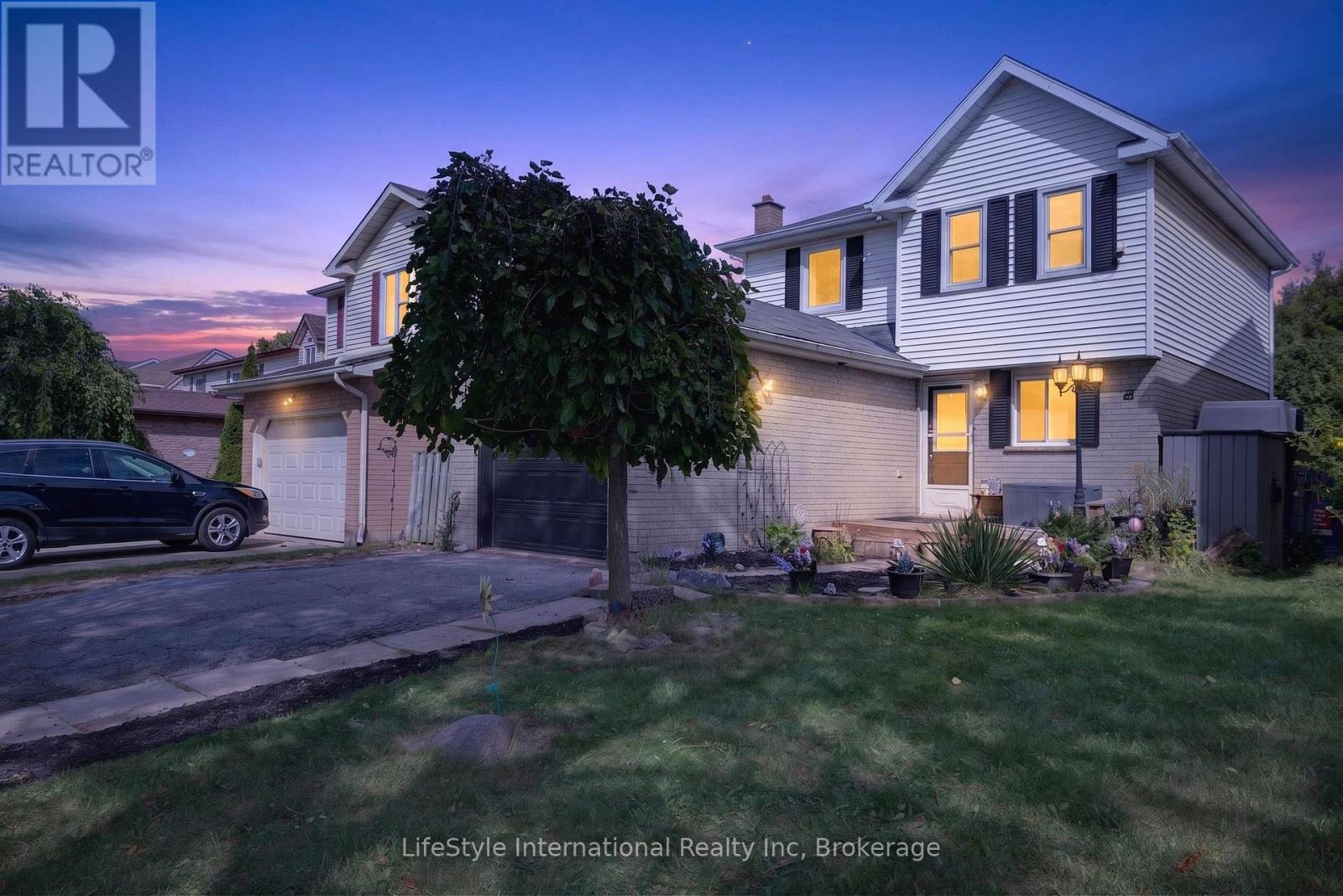18 Camrose Court, Kitchener, Ontario N2M 5J4 - Photo 4 - X13836726