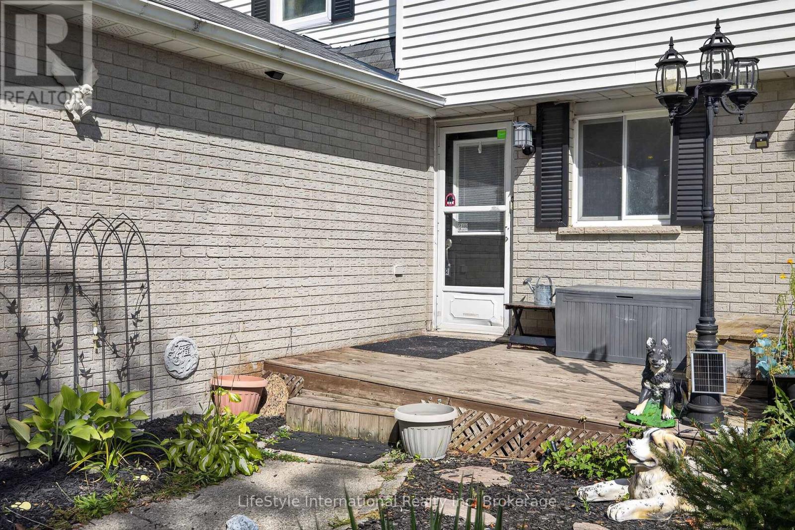 18 Camrose Court, Kitchener, Ontario N2M 5J4 - Photo 6 - X13836726