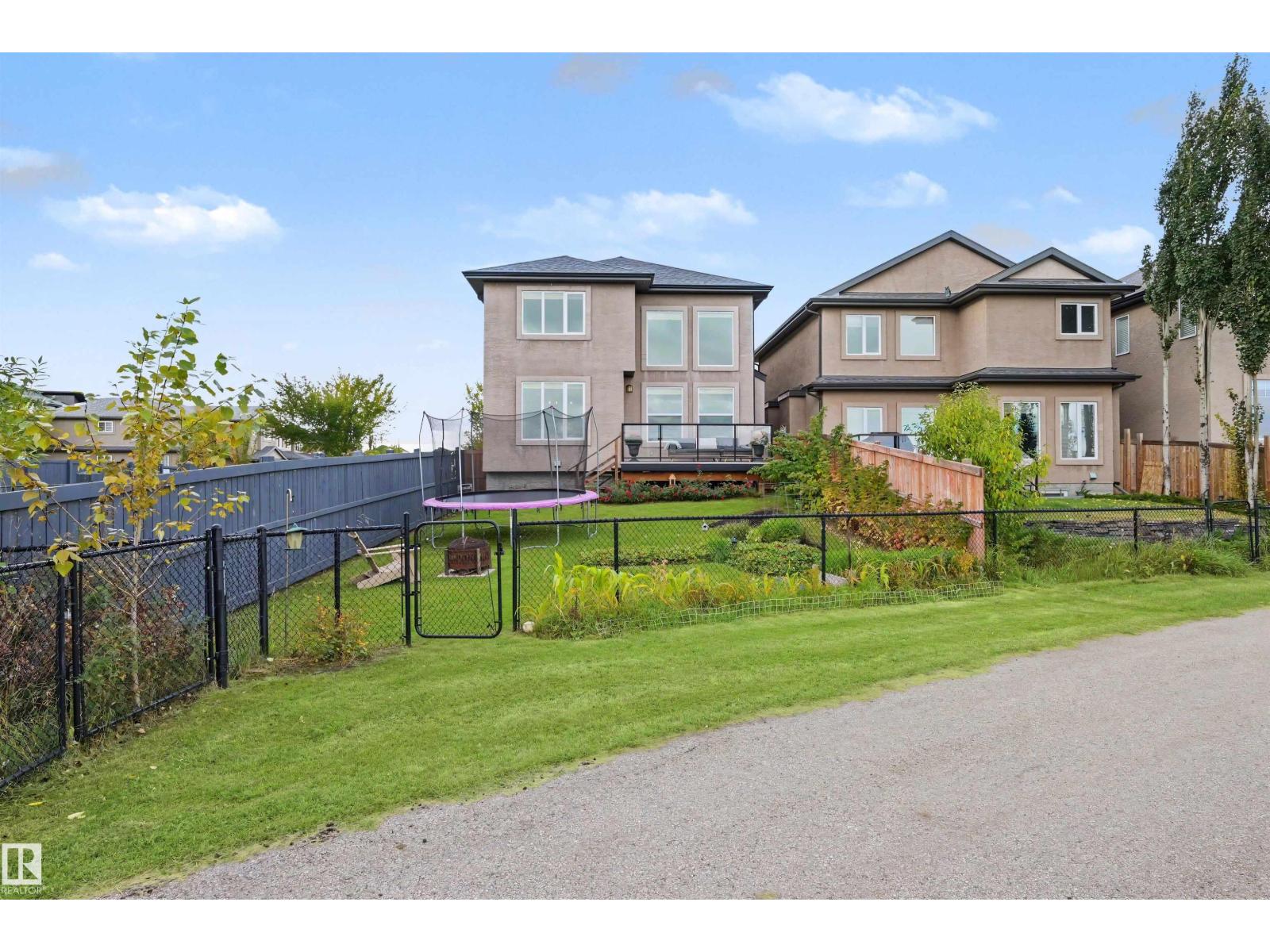 525 ALBANY WY NW