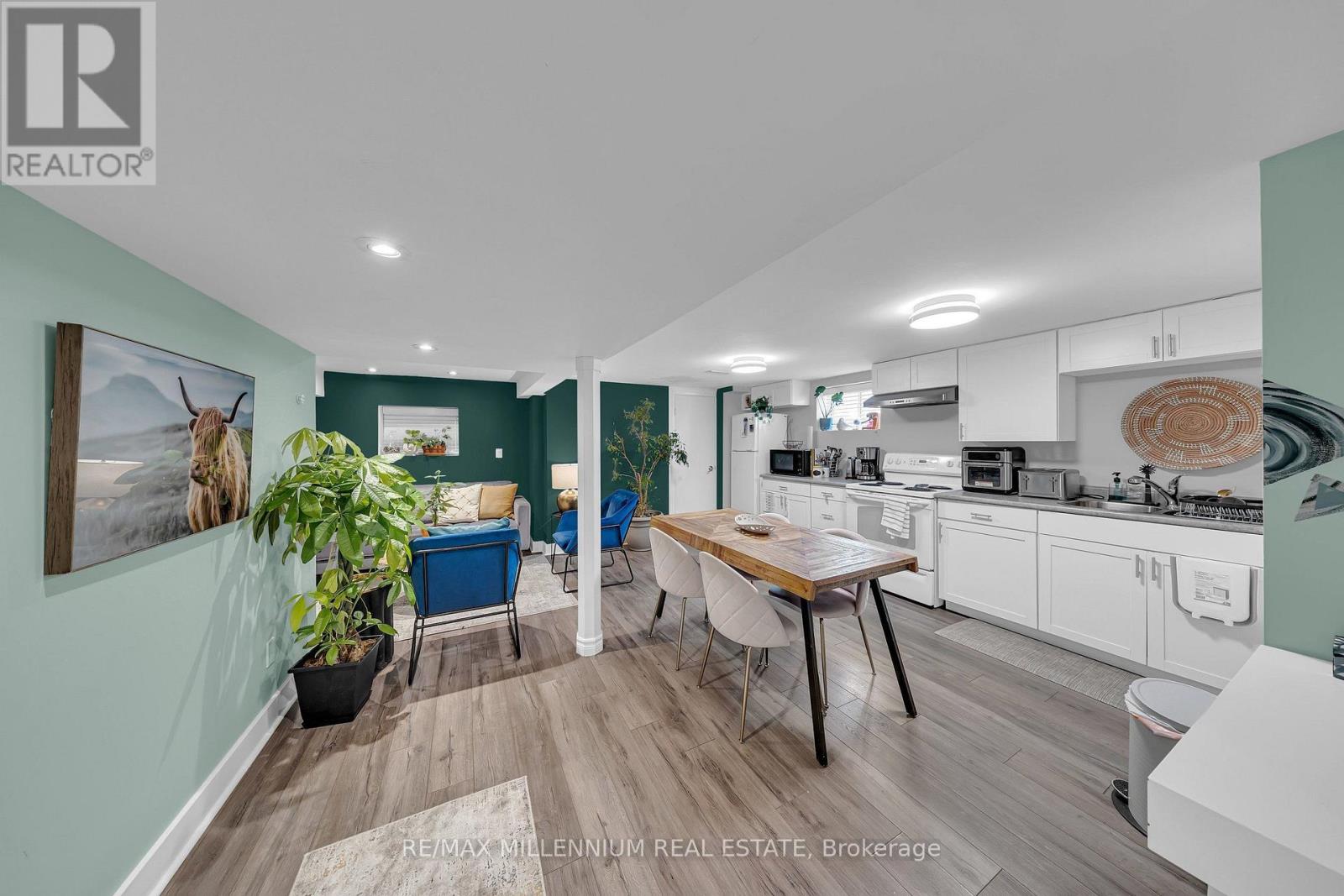 16 Sultana Avenue, Toronto, Ontario  M6A 1S8 - Photo 26 - C13836496