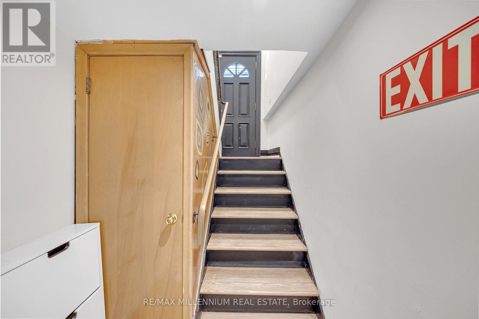 16 Sultana Avenue, Toronto, Ontario  M6A 1S8 - Photo 25 - C13836496