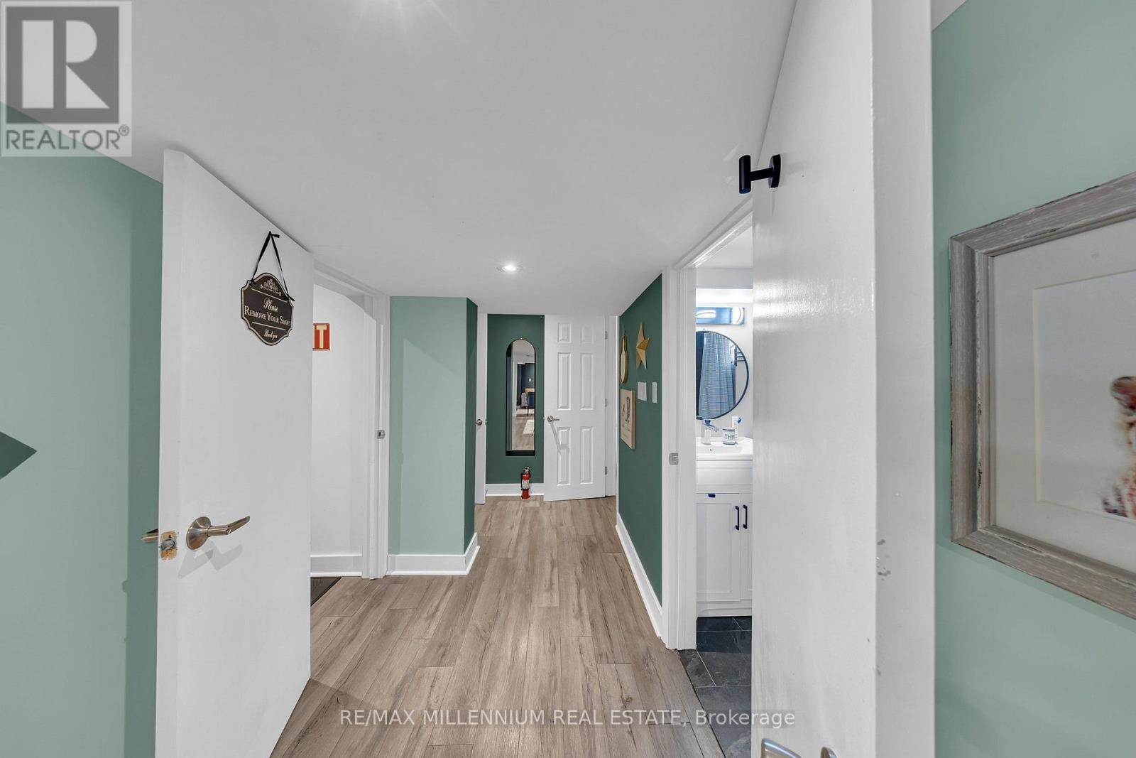 16 Sultana Avenue, Toronto, Ontario  M6A 1S8 - Photo 33 - C13836496