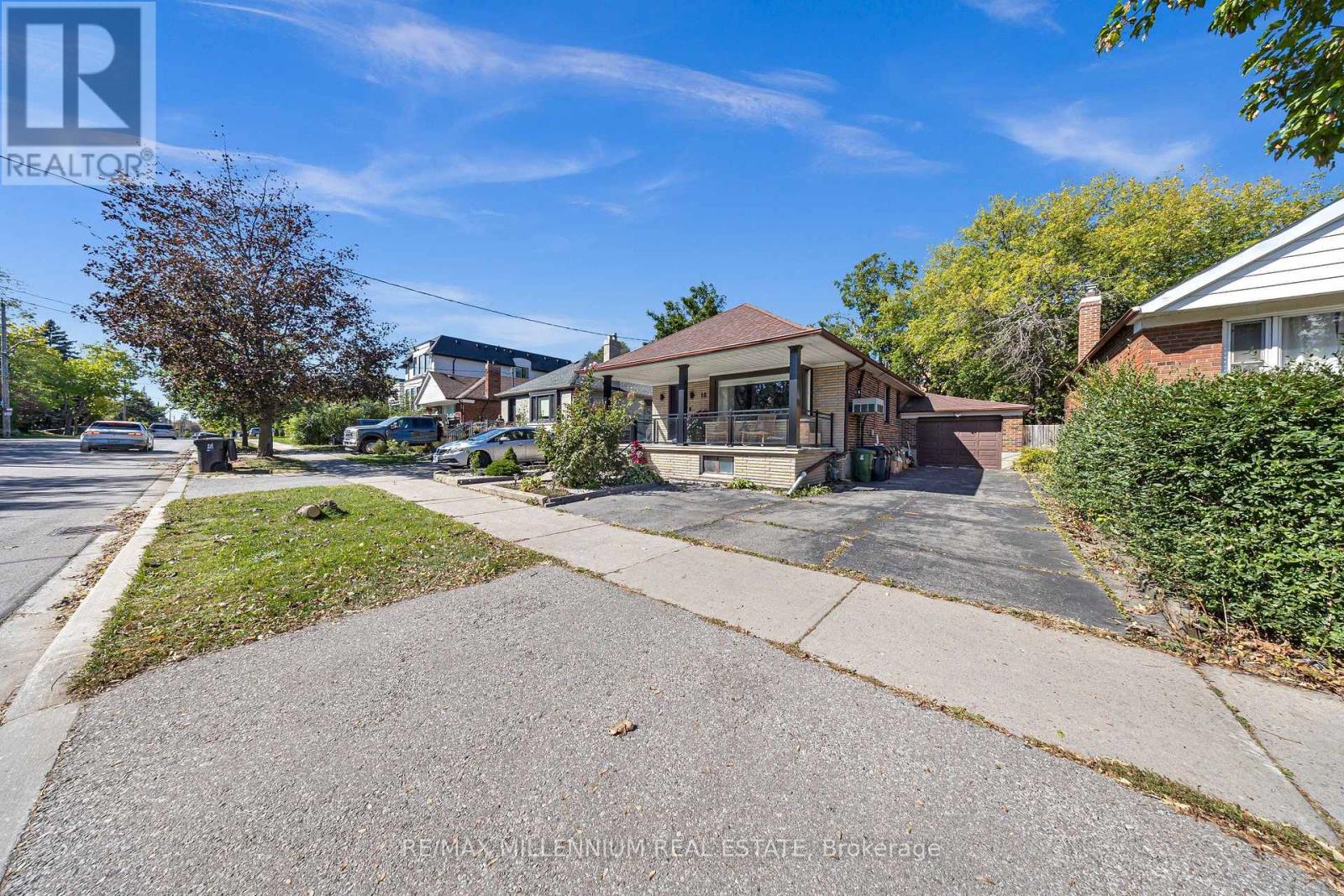 16 Sultana Avenue, Toronto, Ontario  M6A 1S8 - Photo 40 - C13836496