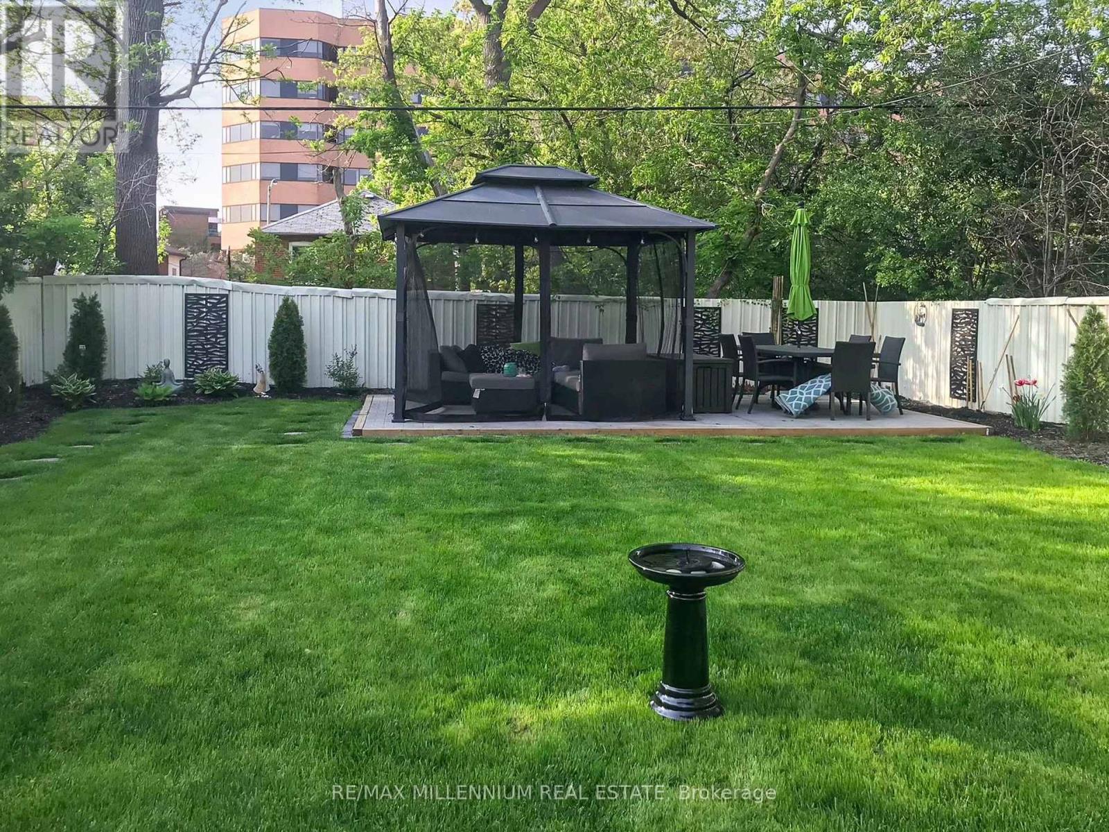 16 Sultana Avenue, Toronto, Ontario  M6A 1S8 - Photo 44 - C13836496