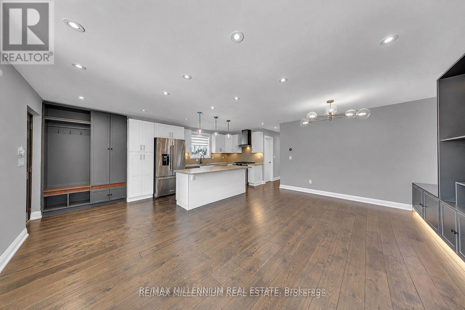 16 Sultana Avenue, Toronto, Ontario  M6A 1S8 - Photo 7 - C13836496