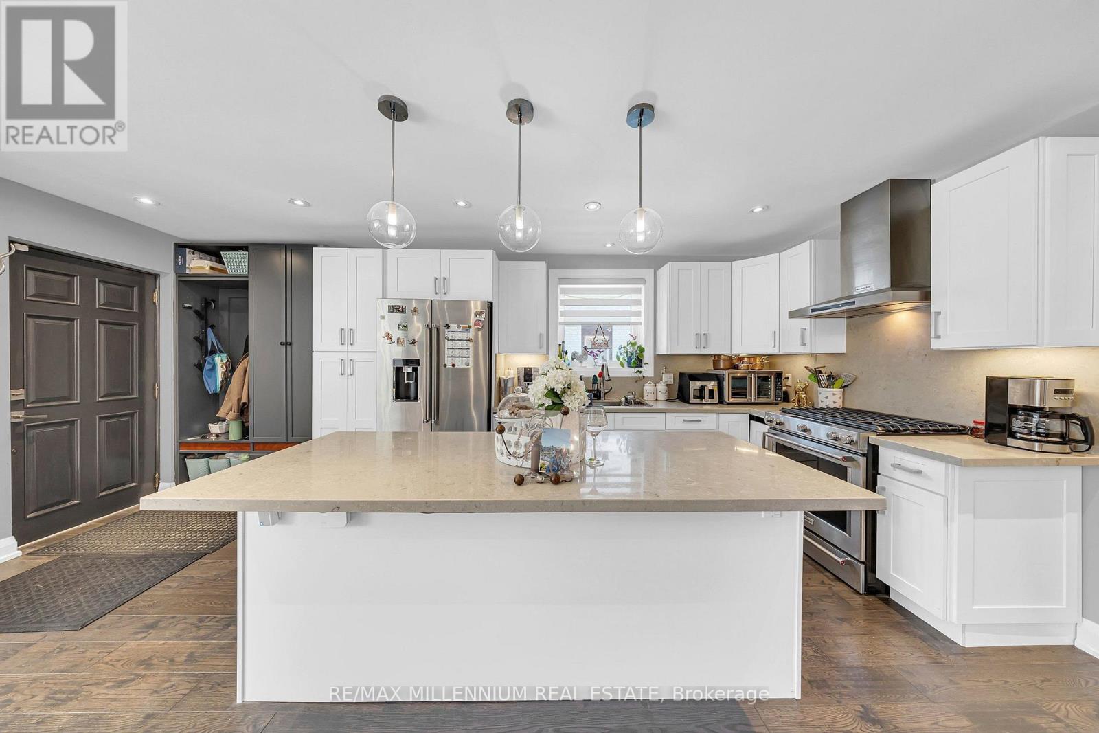 16 Sultana Avenue, Toronto, Ontario  M6A 1S8 - Photo 9 - C13836496