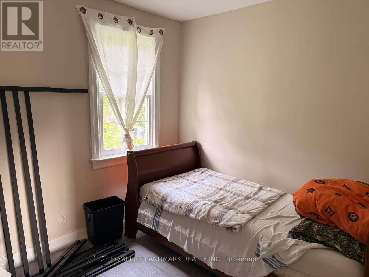 318 The Queensway S, Georgina, Ontario  L4P 2B7 - Photo 13 - N13823854