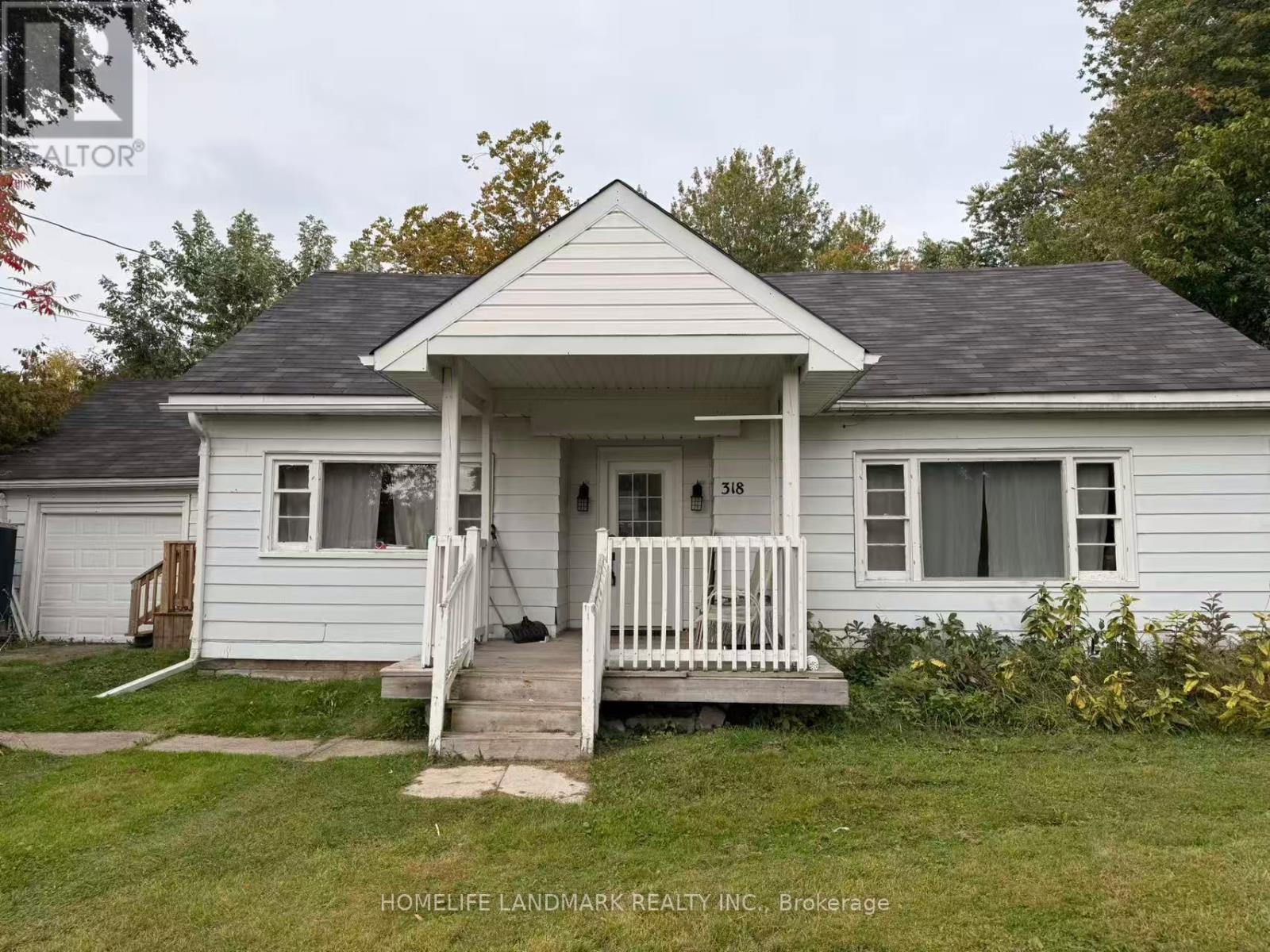 318 THE QUEENSWAY S, Georgina, Ontario
