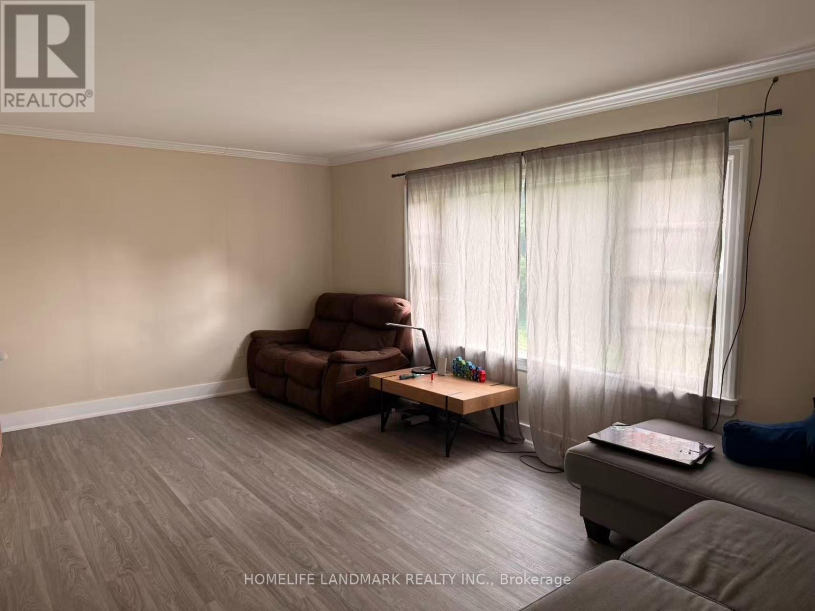 318 The Queensway S, Georgina, Ontario  L4P 2B7 - Photo 14 - N13823854