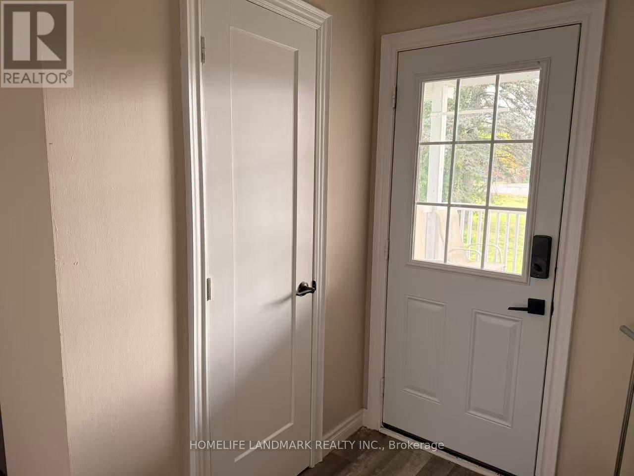 318 The Queensway S, Georgina, Ontario  L4P 2B7 - Photo 18 - N13823854