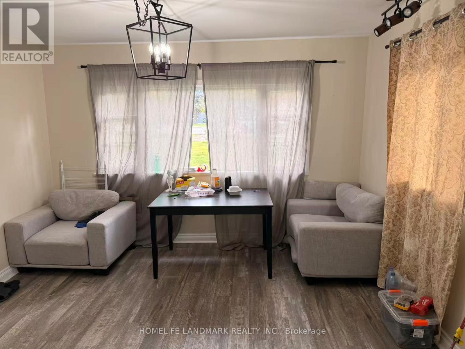 318 The Queensway S, Georgina, Ontario  L4P 2B7 - Photo 5 - N13823854