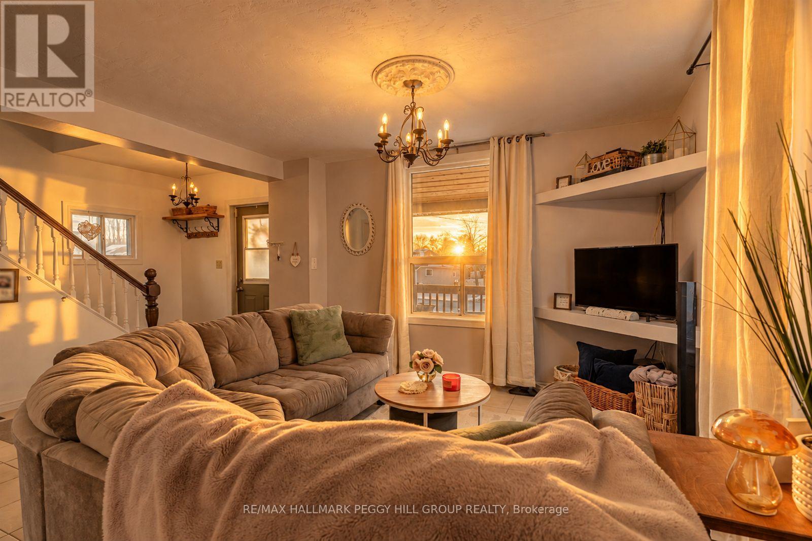 408 Regent Street, Orillia, Ontario  L3V 4C9 - Photo 2 - S13142828