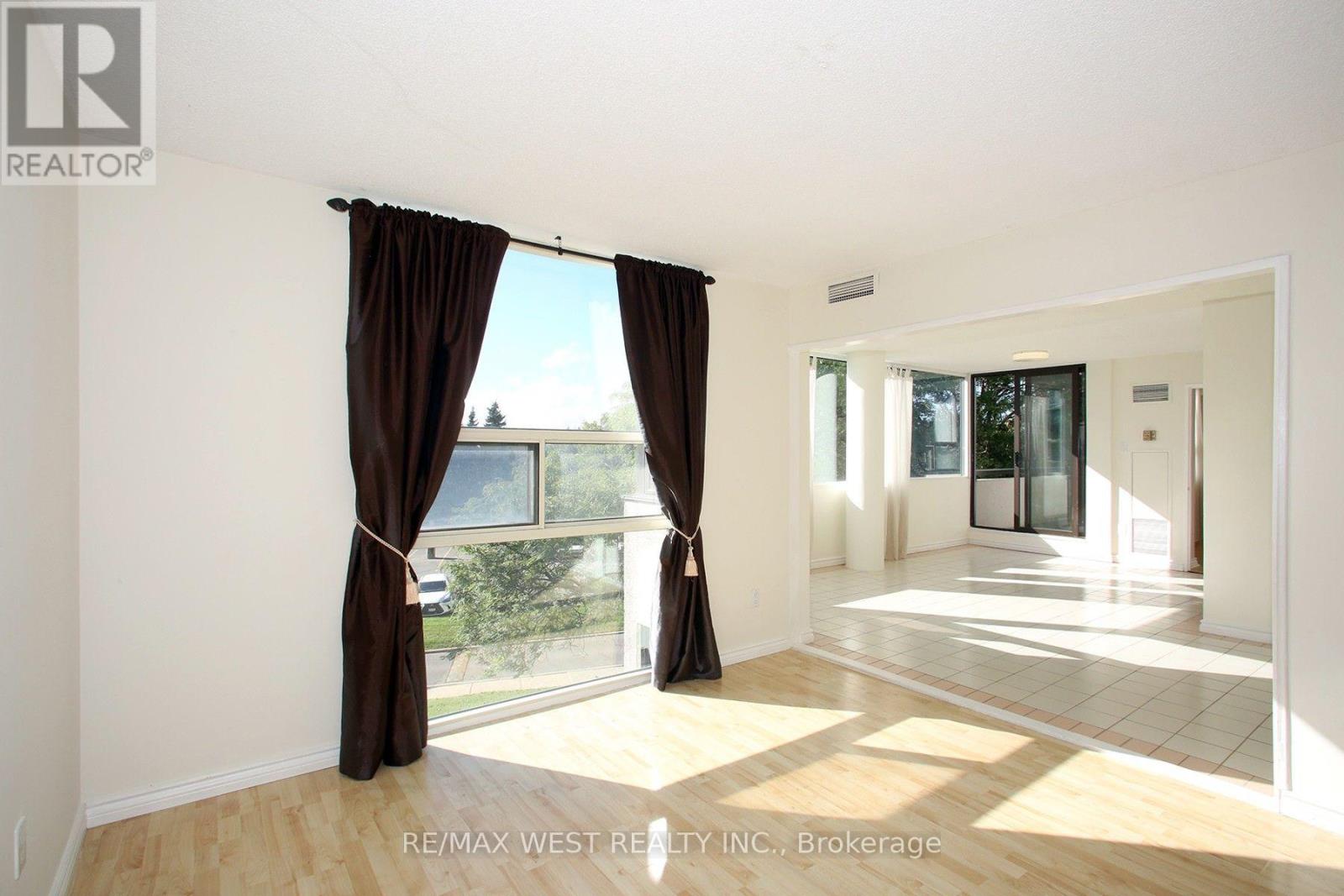 305 - 40 Harding Boulevard W, Richmond Hill, Ontario  L4C 9S5 - Photo 12 - N13836534
