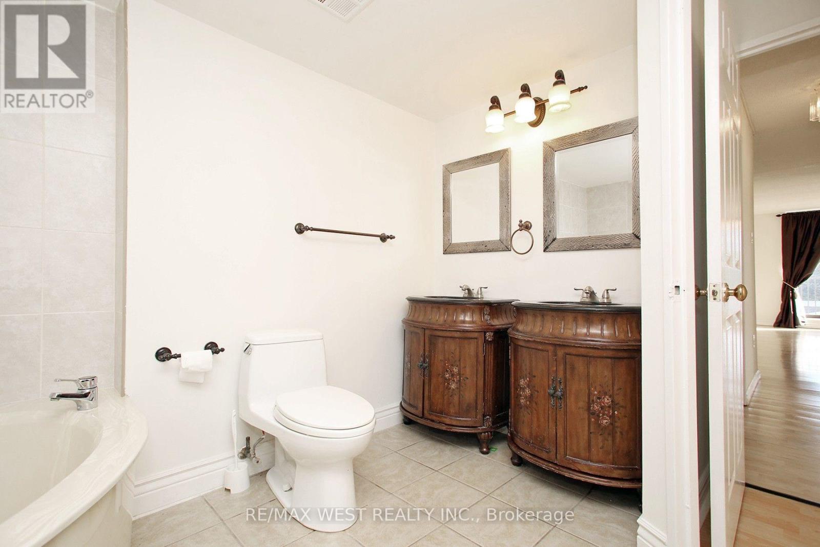 305 - 40 Harding Boulevard W, Richmond Hill, Ontario  L4C 9S5 - Photo 19 - N13836534