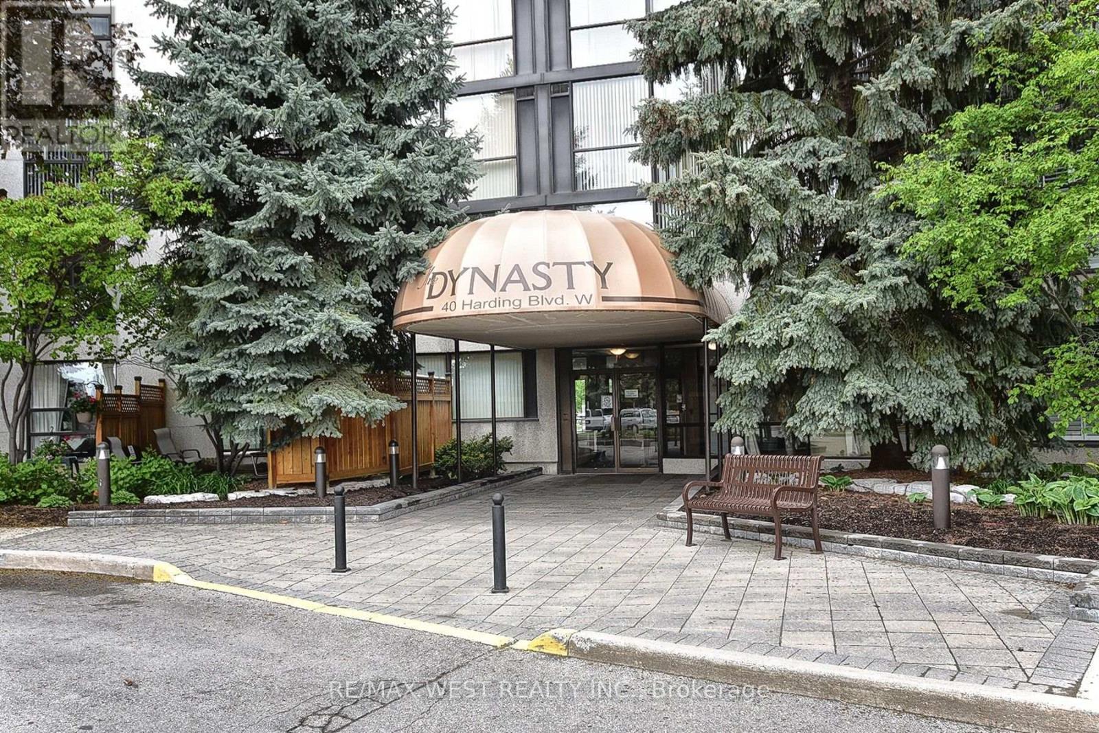 305 - 40 Harding Boulevard W, Richmond Hill, Ontario  L4C 9S5 - Photo 2 - N13836534