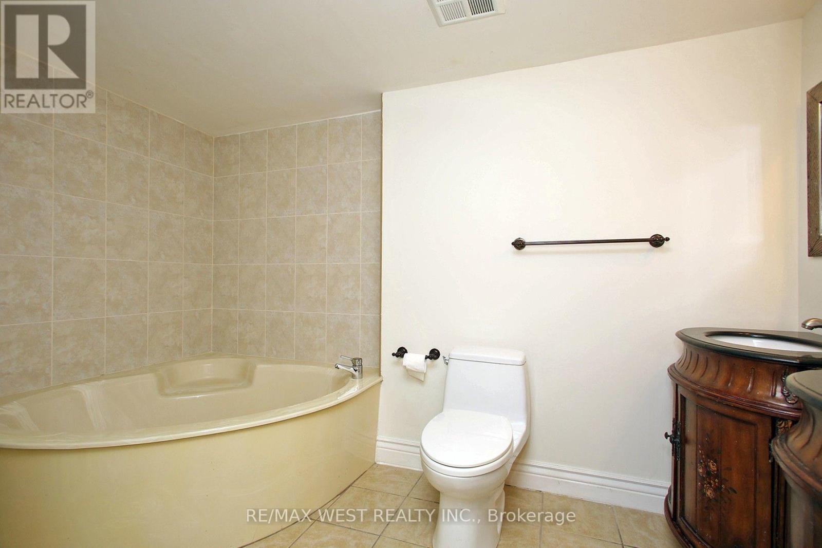 305 - 40 Harding Boulevard W, Richmond Hill, Ontario  L4C 9S5 - Photo 21 - N13836534