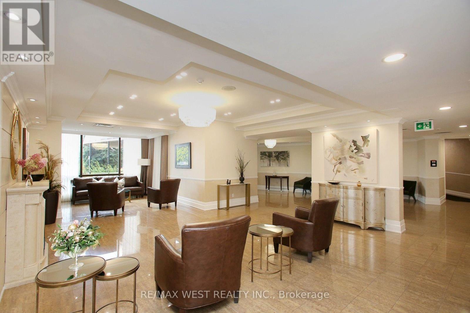 305 - 40 Harding Boulevard W, Richmond Hill, Ontario  L4C 9S5 - Photo 3 - N13836534