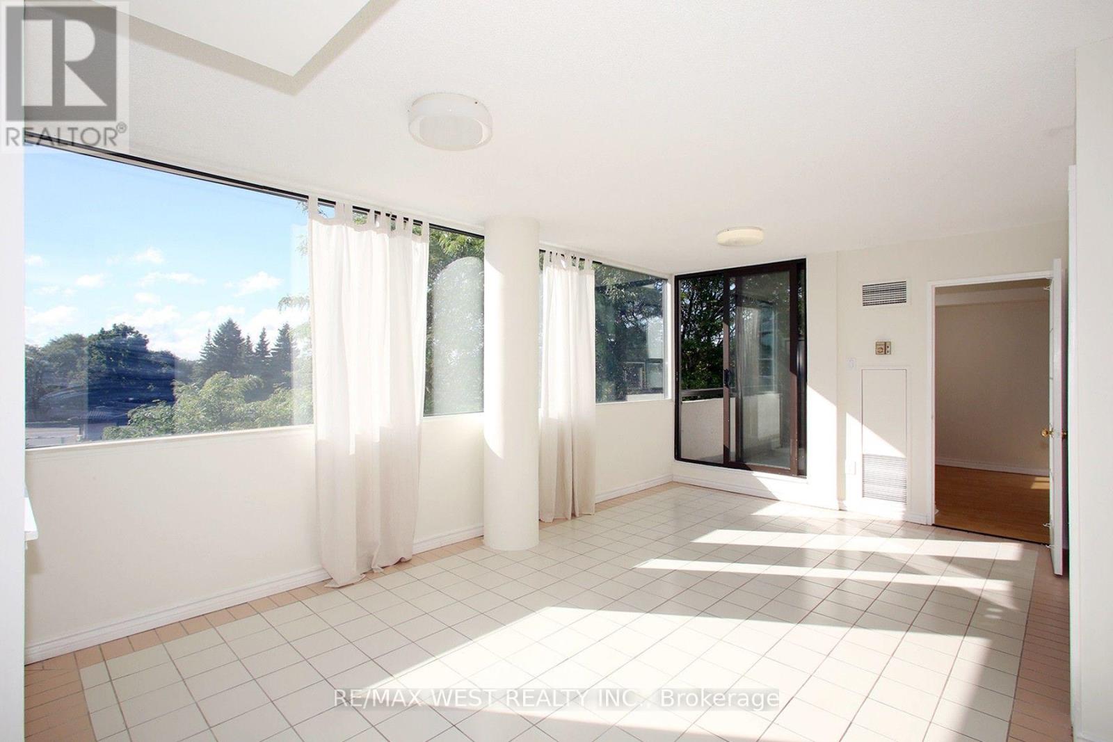 305 - 40 Harding Boulevard W, Richmond Hill, Ontario  L4C 9S5 - Photo 5 - N13836534