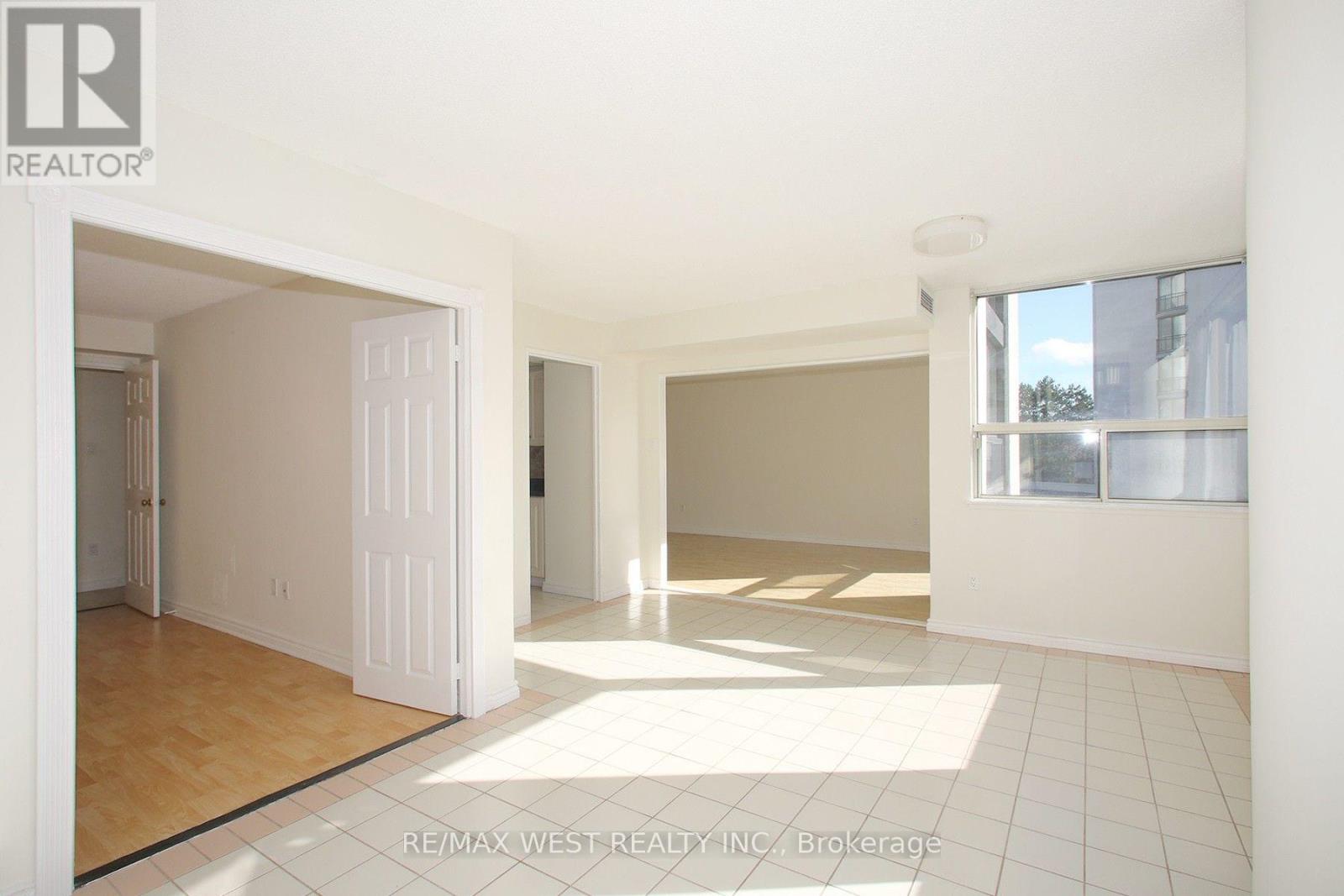 305 - 40 Harding Boulevard W, Richmond Hill, Ontario  L4C 9S5 - Photo 6 - N13836534